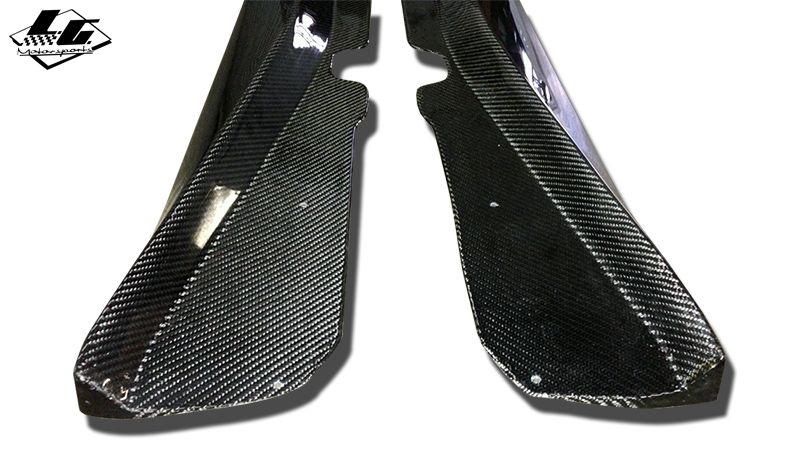 LG C7 Carbon Side Skirts